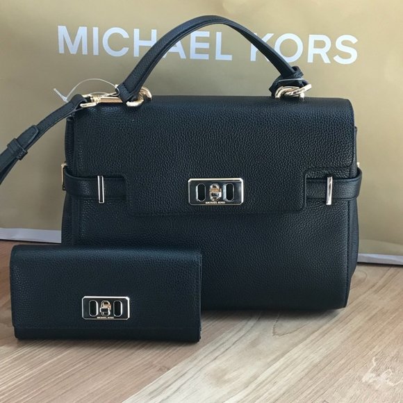 Authentic Michael Kors handbag&wallet set - Picture 1 of 8